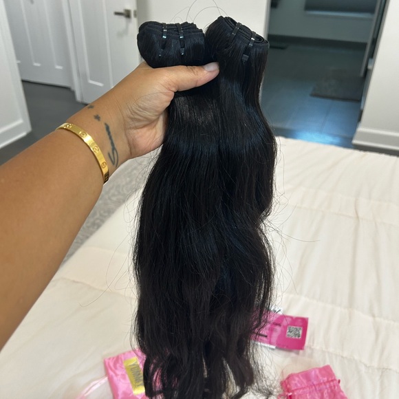 Raw LAO Wavy YUMMY BRAND ** 
WEFT EXTENSIONS
Pricing for (2) 26” bundles - Picture 8 of 9